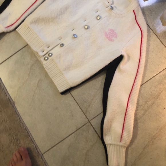 SOLD !!!Chanel CC jacket sweater size 36fr or 4-6us , Preowned 100% authentic!!! - Picture 10 of 11